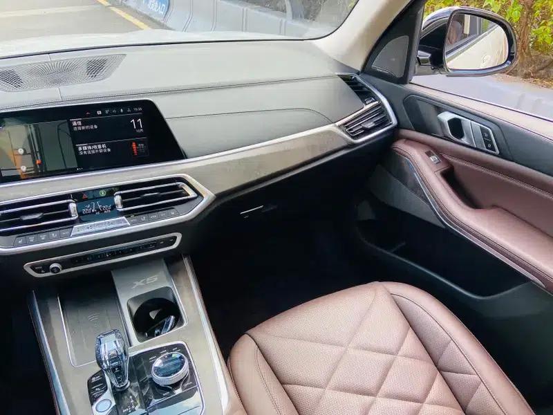 BMW X5 2022 xDrive 30Li M Sport Package — миниатюра 7
