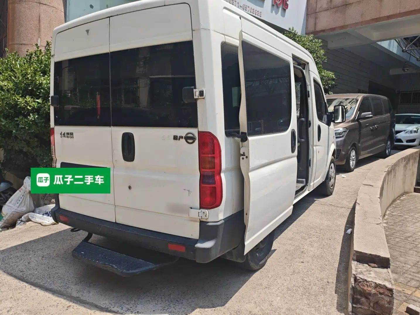 Dongfeng Yufeng 2014 2.5T YuliBao Logistics Vehicle Standard Features Include Short Wheelbase with Mid-Roof ZD25 — миниатюра 6