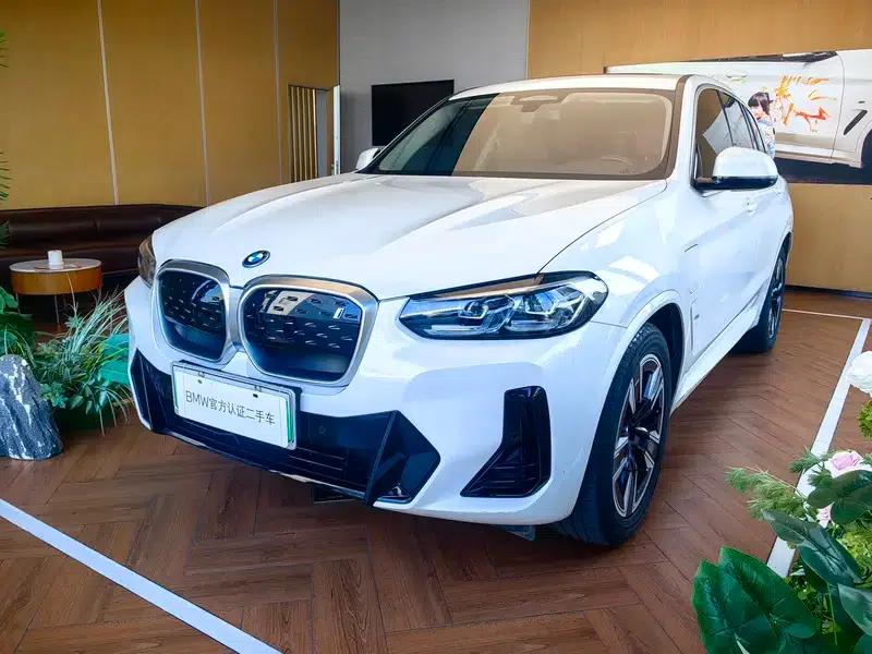 BMW iX3 2023 Leading Edition — миниатюра 1