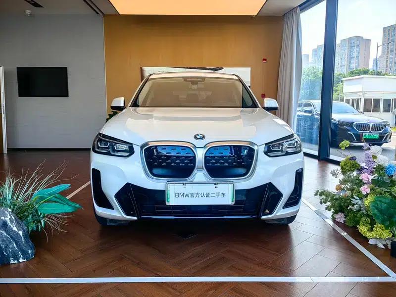 BMW iX3 2023 Leading Edition — миниатюра 2