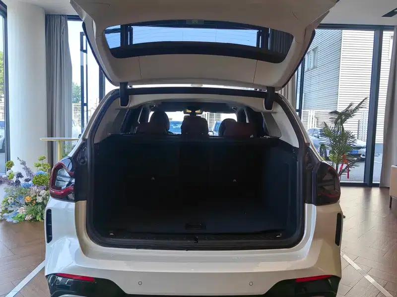 BMW iX3 2023 Leading Edition — миниатюра 10