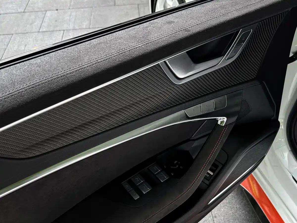 2025 Audi RS 6 Avant GT — миниатюра 12