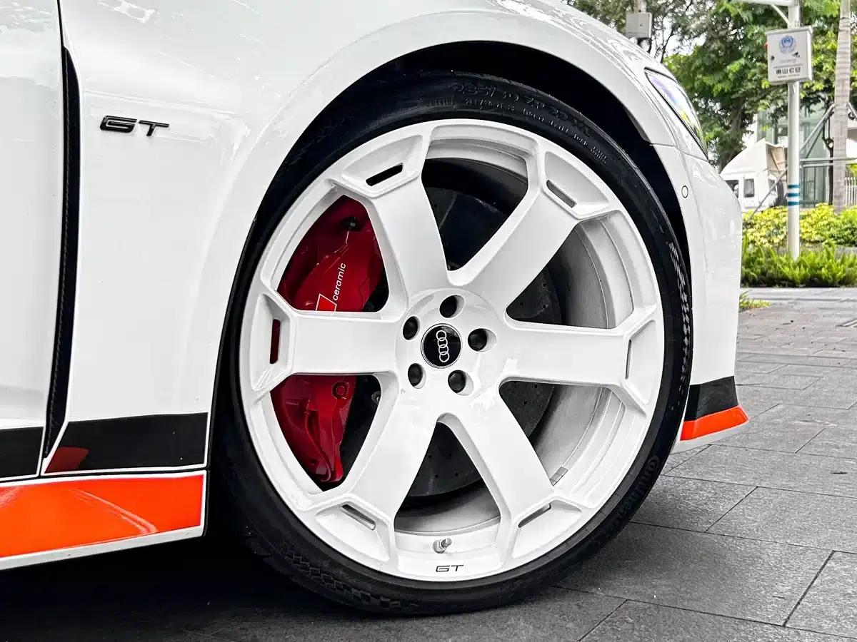 2025 Audi RS 6 Avant GT — миниатюра 8