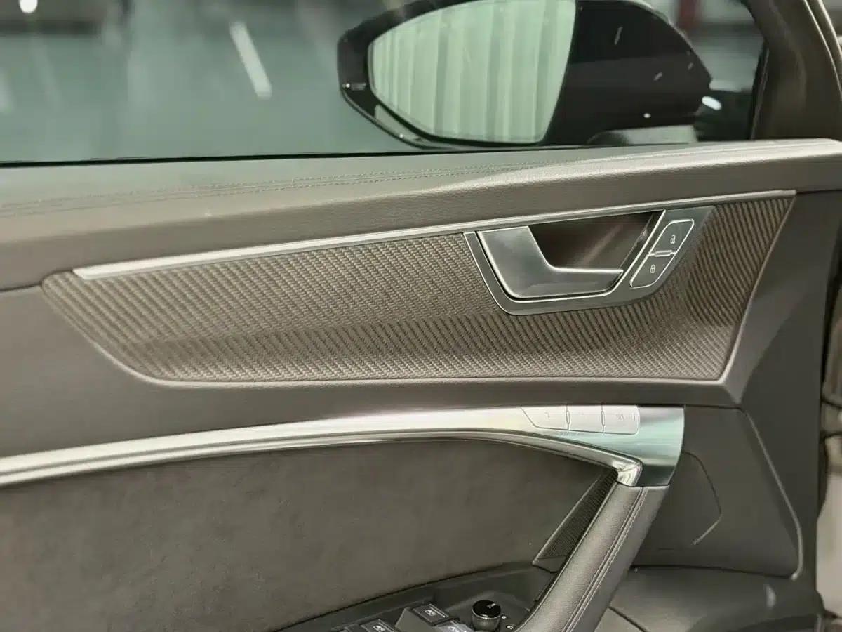 2025 Audi RS 6 RS 6 4.0T Avant Performance — миниатюра 19