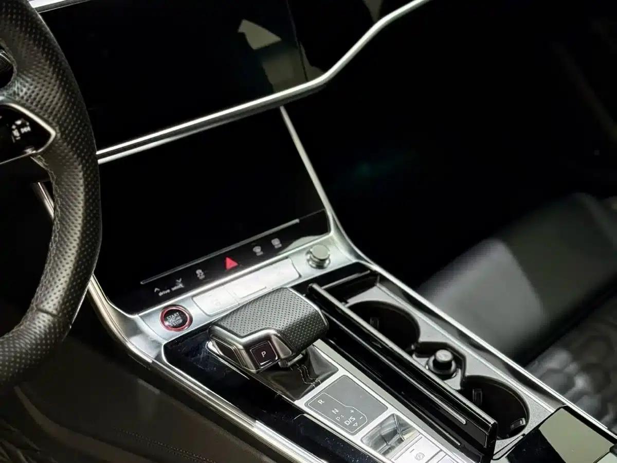 2025 Audi RS 6 RS 6 4.0T Avant Performance — миниатюра 21