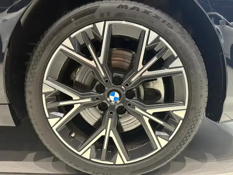 2025 BMW 2 Series 225L M Sport Package — миниатюра 8