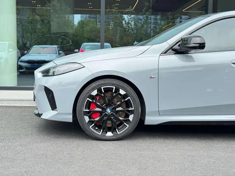 BMW 2 Series 2025 M235L — миниатюра 8