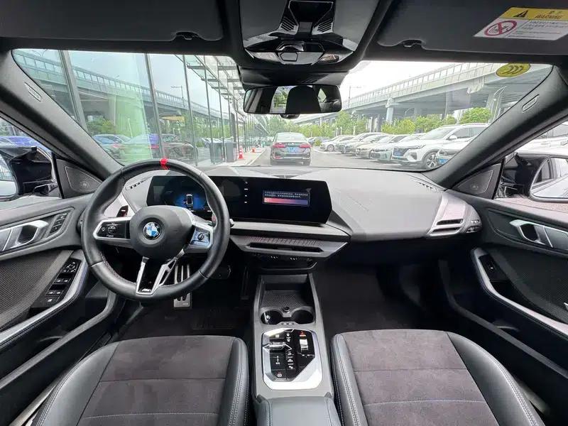 BMW 2 Series 2025 M235L — миниатюра 9