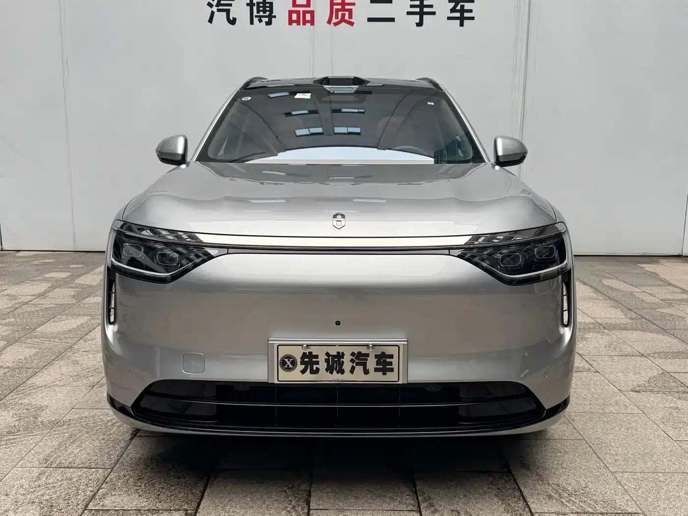 Wenjie M8 2025 Extended Range Ultra Edition 53.4kWh 5-Seat Version (192-line LiDAR) — миниатюра 2