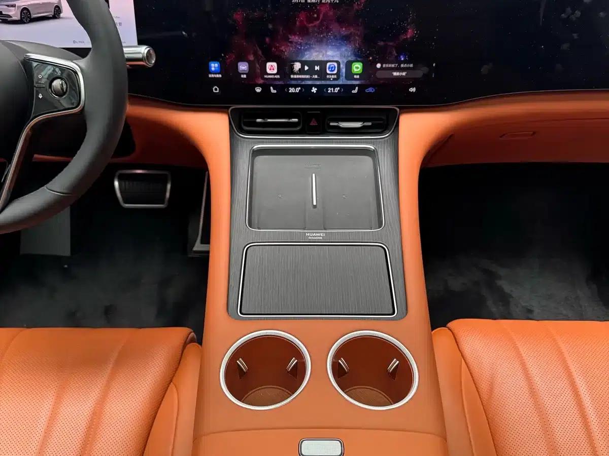 Wenjie M8 2025 Extended Range Ultra Edition 53.4kWh 5-Seat Version (192-line LiDAR) — миниатюра 11