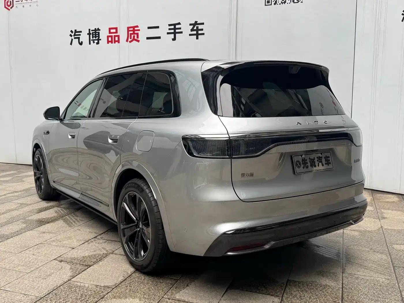 Wenjie M8 2025 Extended Range Ultra Edition 53.4kWh 5-Seat Version (192-line LiDAR) — миниатюра 6