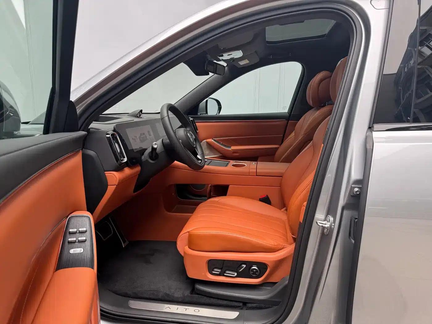 Wenjie M8 2025 Extended Range Ultra Edition 53.4kWh 5-Seat Version (192-line LiDAR) — миниатюра 7