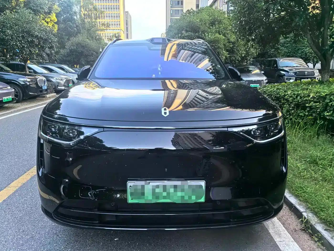 Wenjie M8 2025 Extended Range Ultra Edition 53.4kWh 5-Seat Version (192-line LiDAR) — миниатюра 2