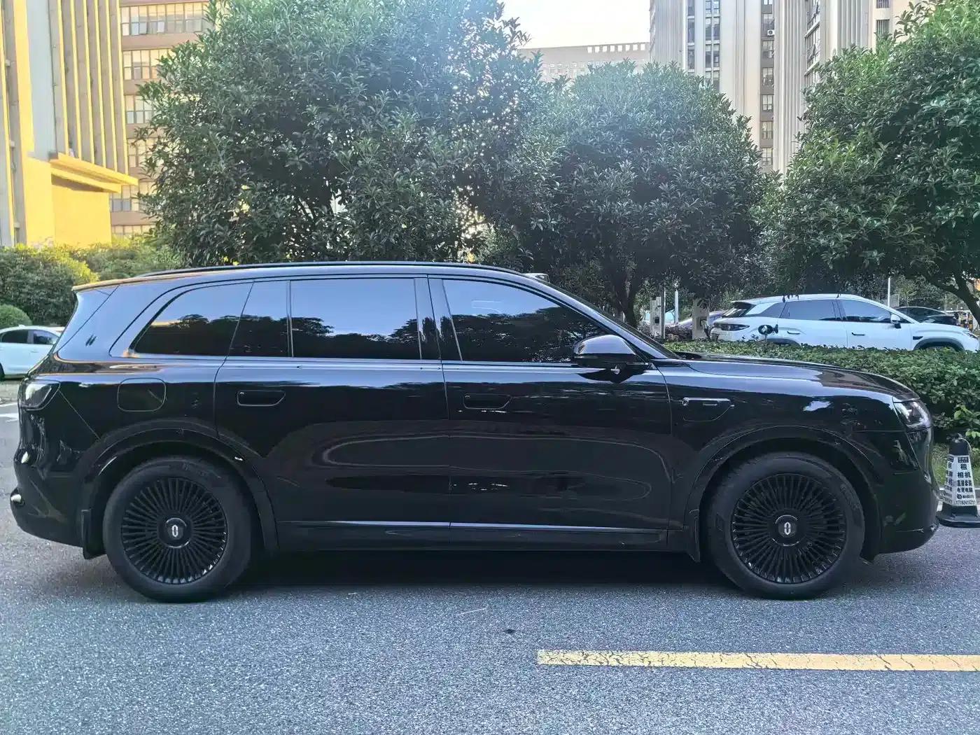 Wenjie M8 2025 Extended Range Ultra Edition 53.4kWh 5-Seat Version (192-line LiDAR) — миниатюра 11