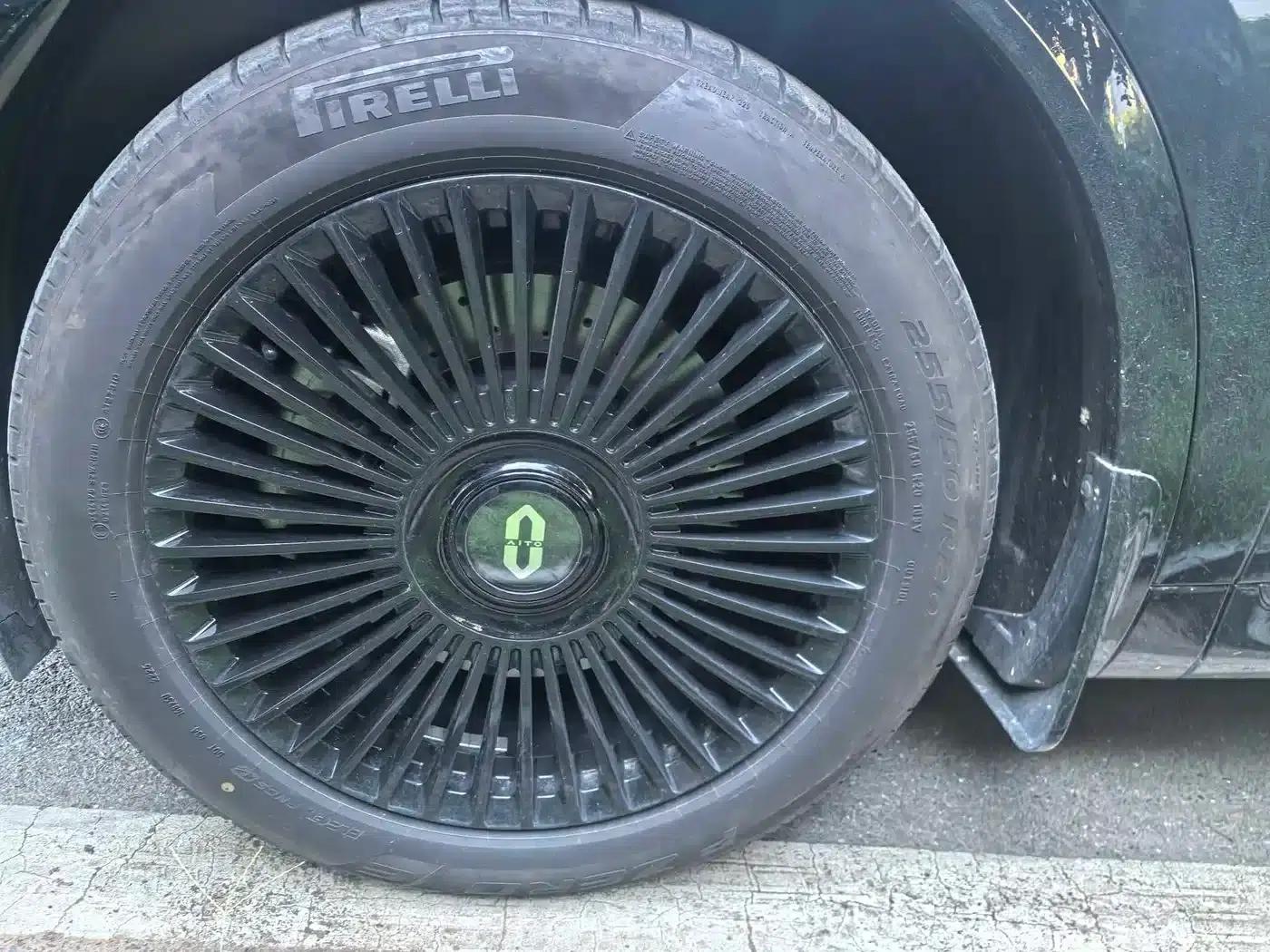 Wenjie M8 2025 Extended Range Ultra Edition 53.4kWh 5-Seat Version (192-line LiDAR) — миниатюра 10