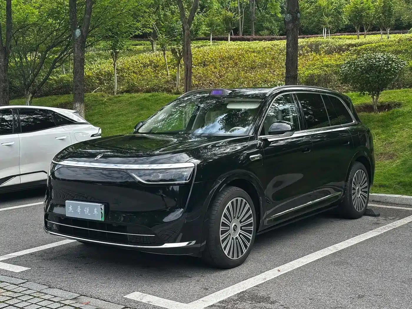 Wenjie M8 2025 Ultra Extended Range Edition (53.4kWh, 6-seater, 192-line LiDAR) — миниатюра 1