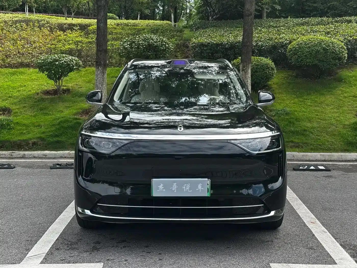 Wenjie M8 2025 Ultra Extended Range Edition (53.4kWh, 6-seater, 192-line LiDAR) — миниатюра 2