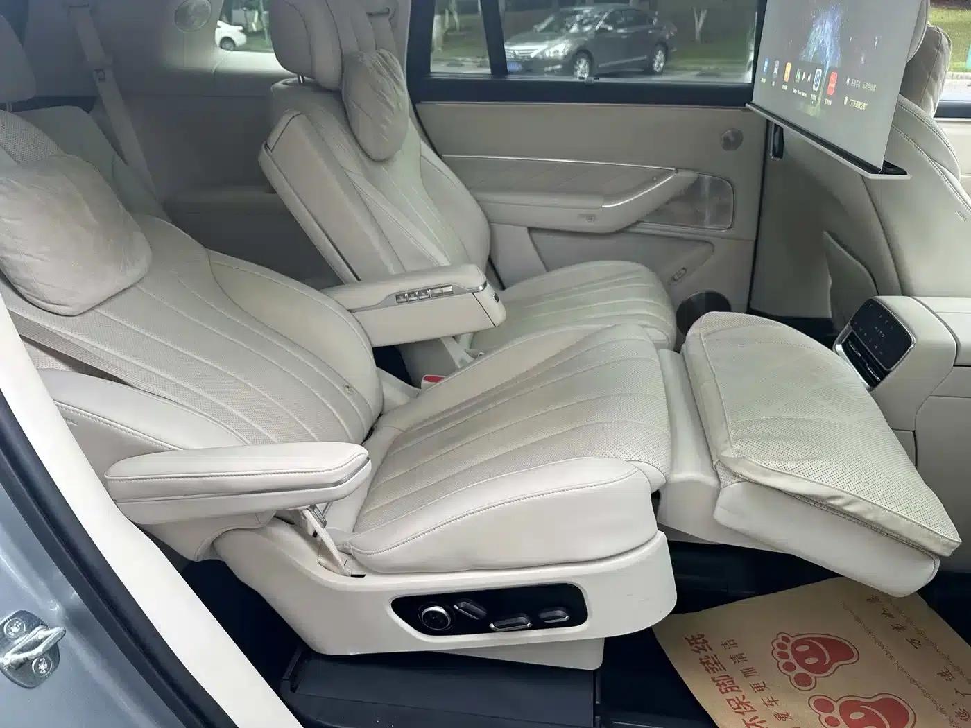 Wenjie M8 2025 Ultra Extended Range Edition (53.4kWh, 6-seater, 192-line LiDAR) — миниатюра 18