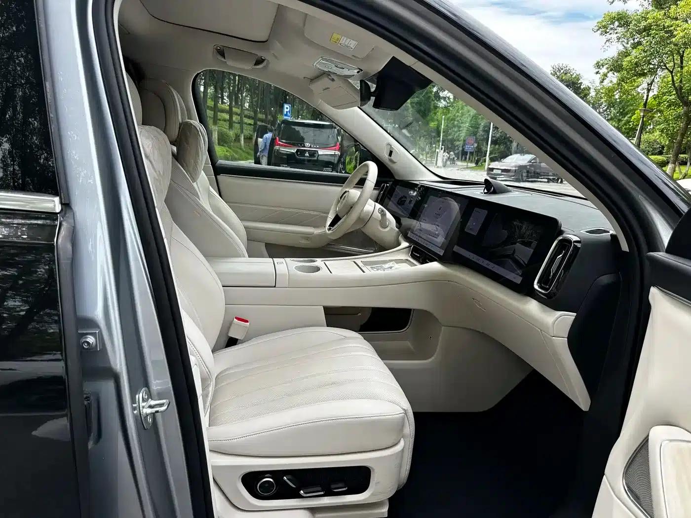 Wenjie M8 2025 Ultra Extended Range Edition (53.4kWh, 6-seater, 192-line LiDAR) — миниатюра 8