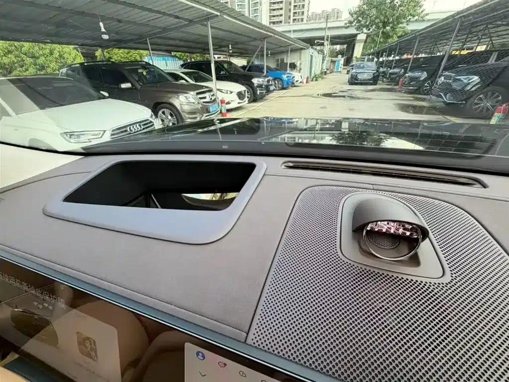 Wenjie M8 2025 Ultra Extended Range Edition (53.4kWh, 6-seater, 192-line LiDAR) — миниатюра 13