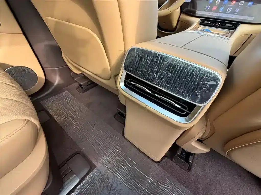 Wenjie M8 2025 Ultra Extended Range Edition (53.4kWh, 6-seater, 192-line LiDAR) — миниатюра 17