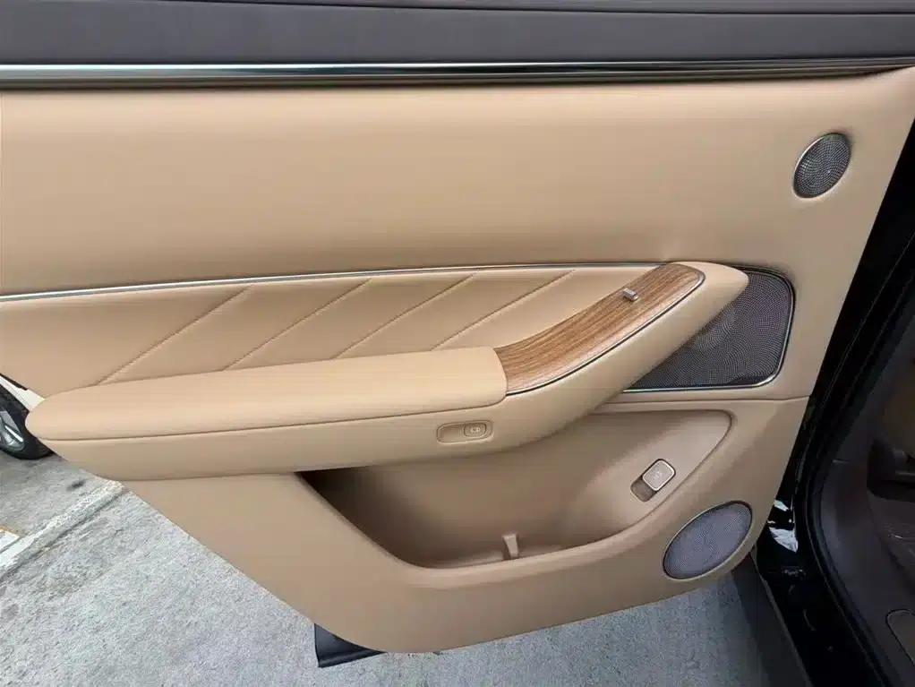 Wenjie M8 2025 Ultra Extended Range Edition (53.4kWh, 6-seater, 192-line LiDAR) — миниатюра 27