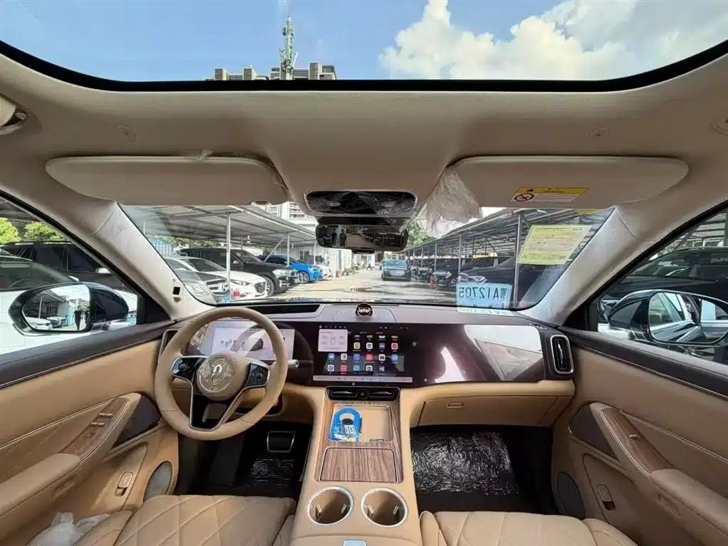 Wenjie M8 2025 Ultra Extended Range Edition (53.4kWh, 6-seater, 192-line LiDAR) — миниатюра 5
