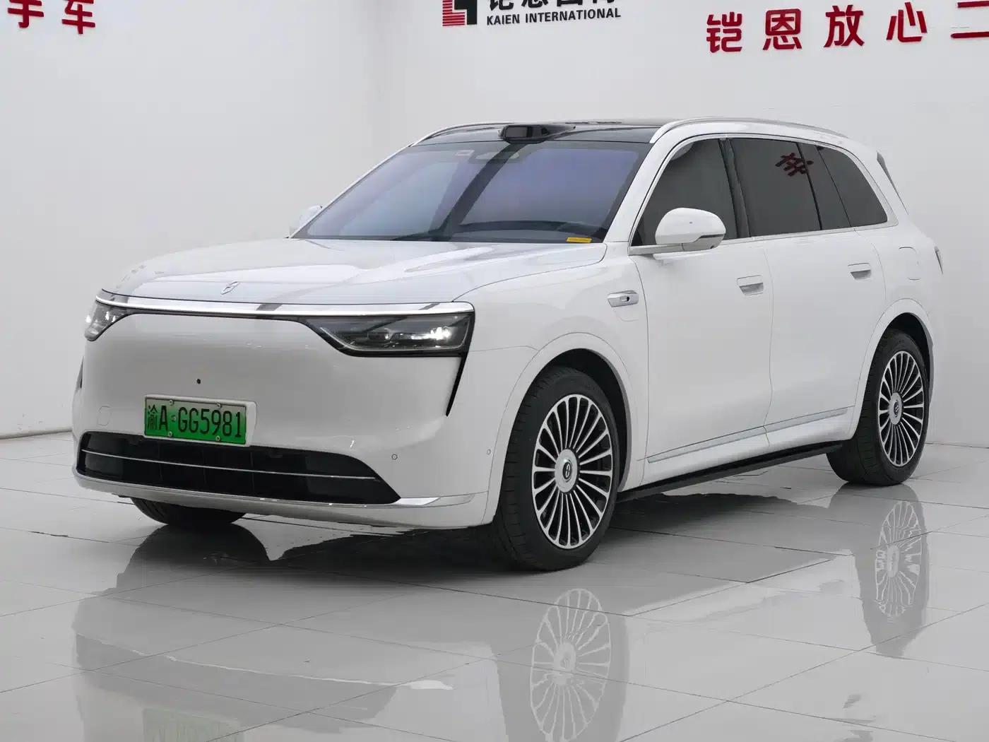 Wenjie M8 2025 Range Extended Ultra Edition 53.4kWh 6-Seat Version (192-line LiDAR) — миниатюра 1