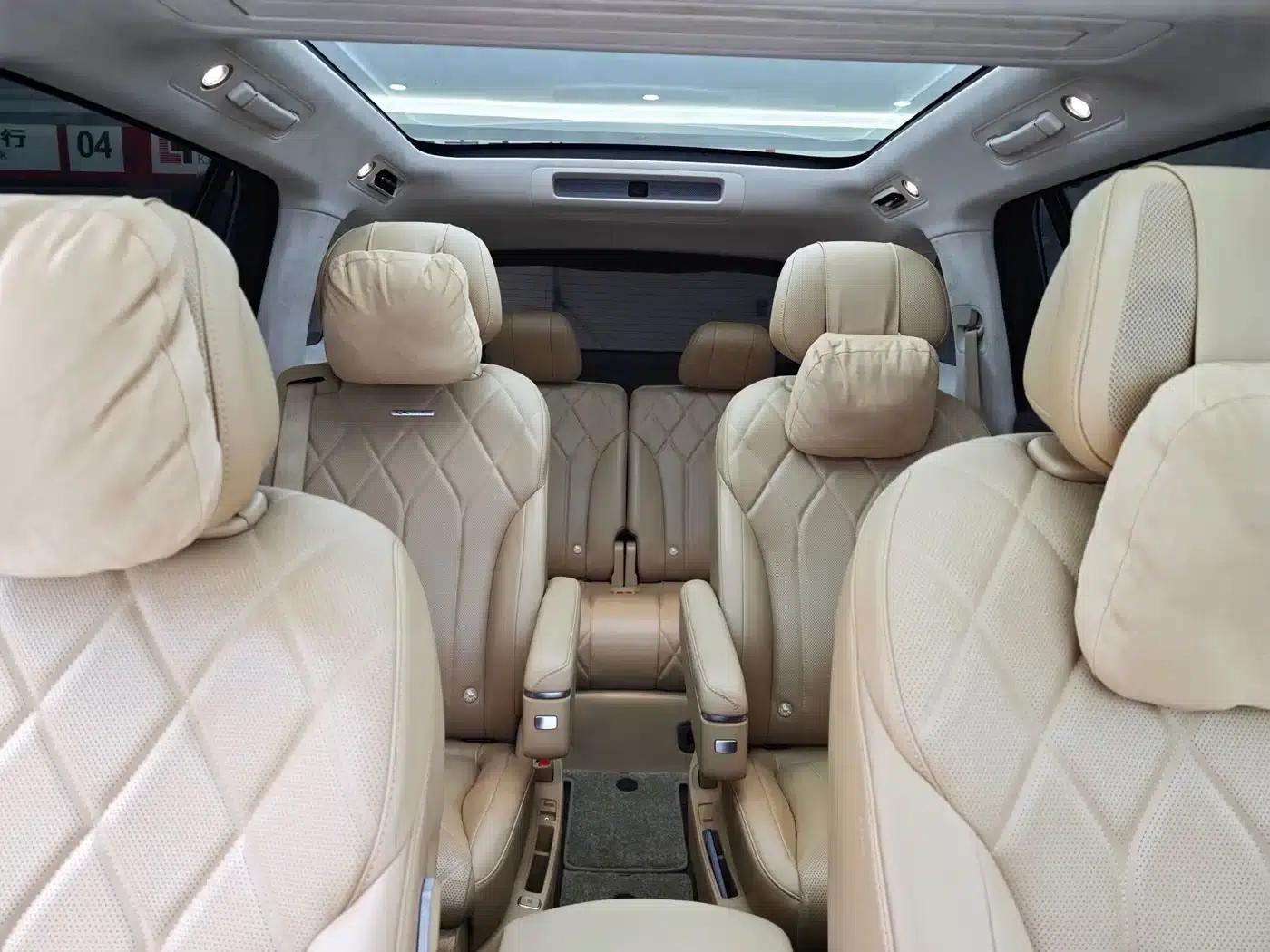 Wenjie M8 2025 Range Extended Ultra Edition 53.4kWh 6-Seat Version (192-line LiDAR) — миниатюра 11