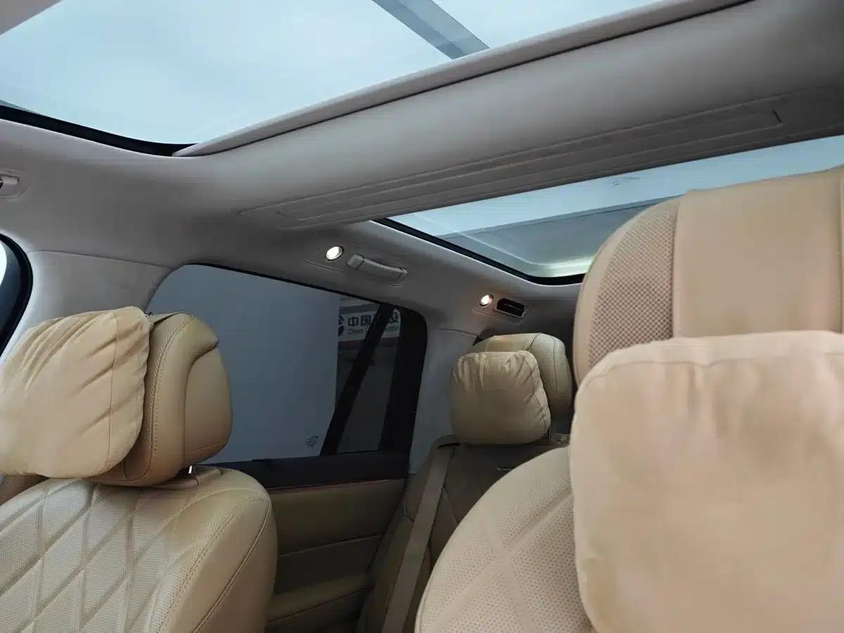 Wenjie M8 2025 Range Extended Ultra Edition 53.4kWh 6-Seat Version (192-line LiDAR) — миниатюра 12