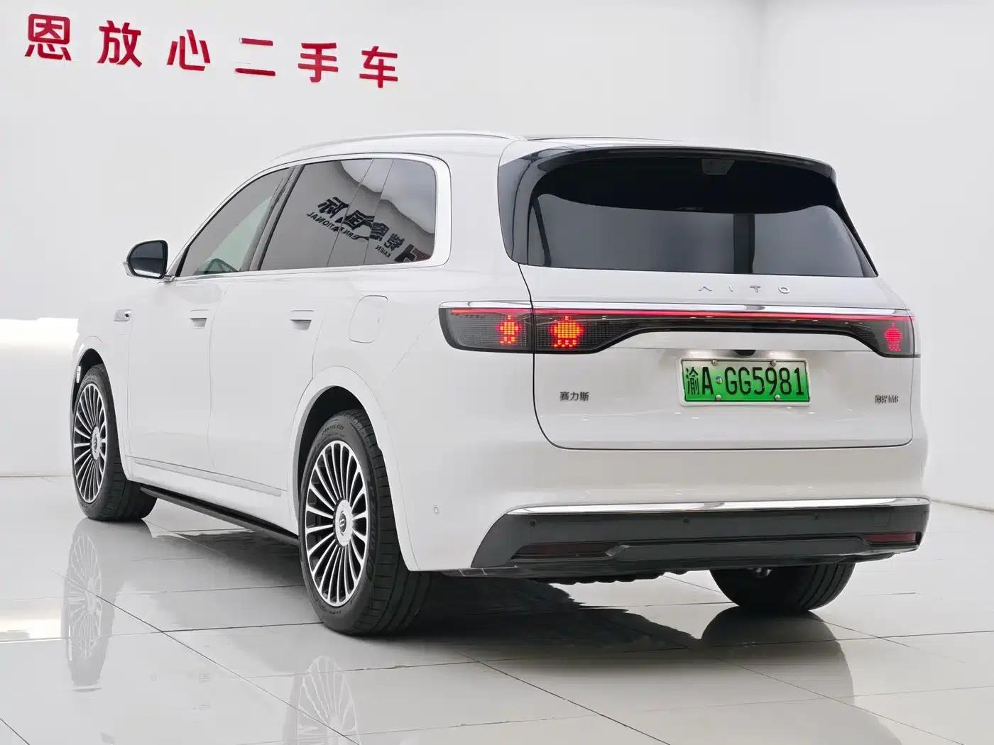 Wenjie M8 2025 Range Extended Ultra Edition 53.4kWh 6-Seat Version (192-line LiDAR) — миниатюра 6