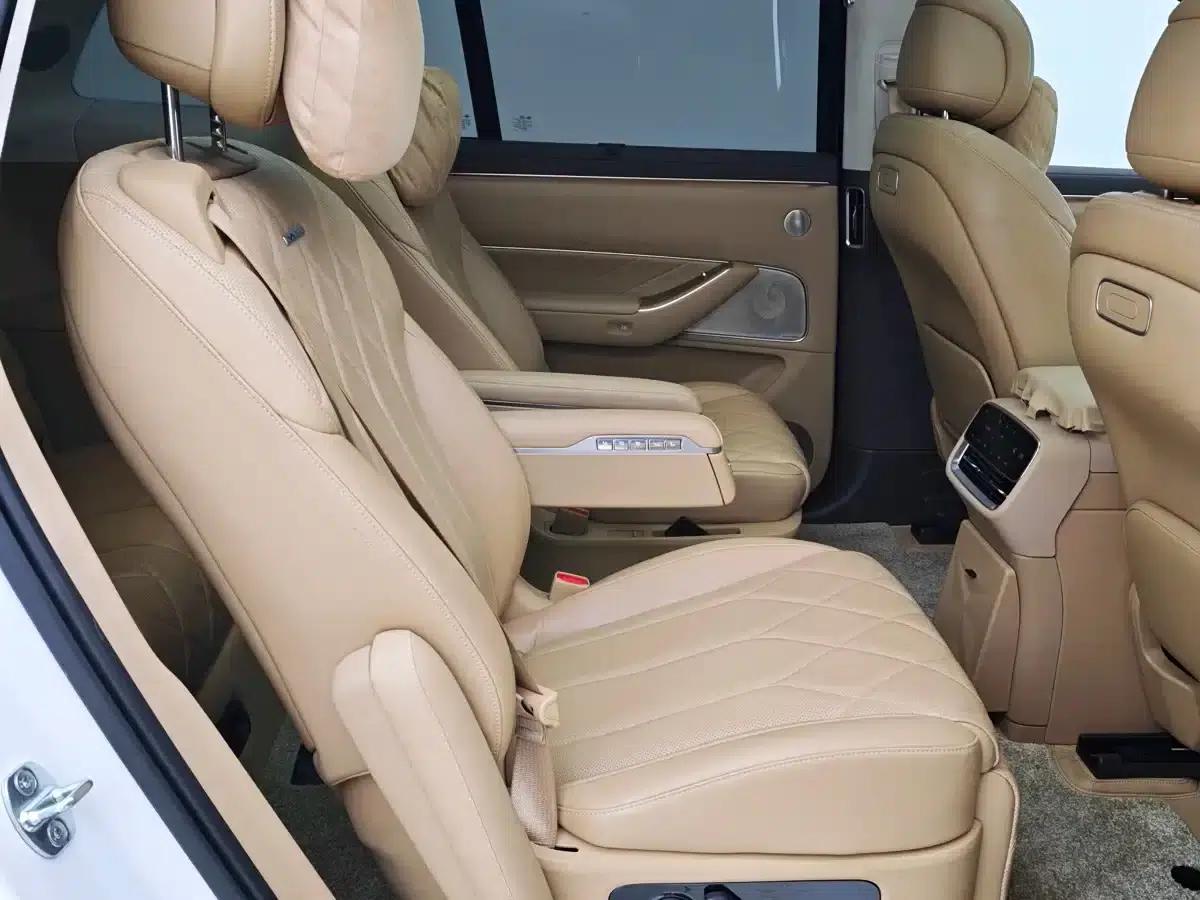 Wenjie M8 2025 Range Extended Ultra Edition 53.4kWh 6-Seat Version (192-line LiDAR) — миниатюра 10