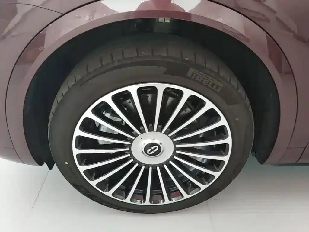 Wenjie M8 2025 Ultra Extended Range Edition (53.4kWh, 5-seater, 192-line LiDAR) — миниатюра 23