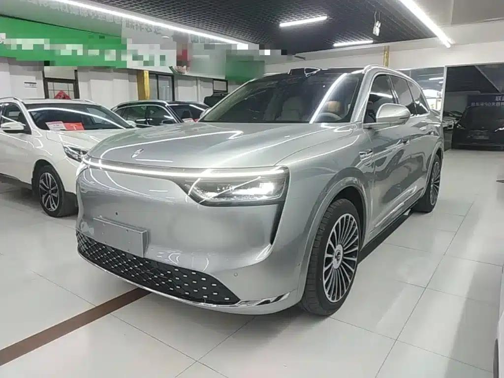 Wenjie M8 2025 Range Extended Ultra Edition 53.4kWh 6-Seat Version (192-line LiDAR) — миниатюра 2