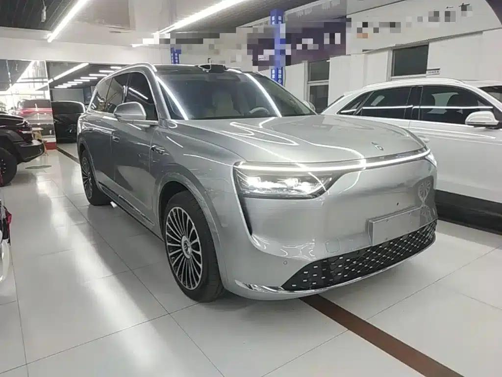 Wenjie M8 2025 Range Extended Ultra Edition 53.4kWh 6-Seat Version (192-line LiDAR) — миниатюра 4