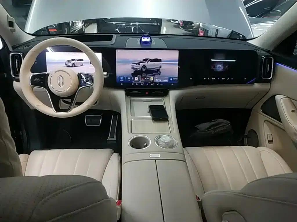 Wenjie M8 2025 Range Extended Ultra Edition 53.4kWh 6-Seat Version (192-line LiDAR) — миниатюра 10