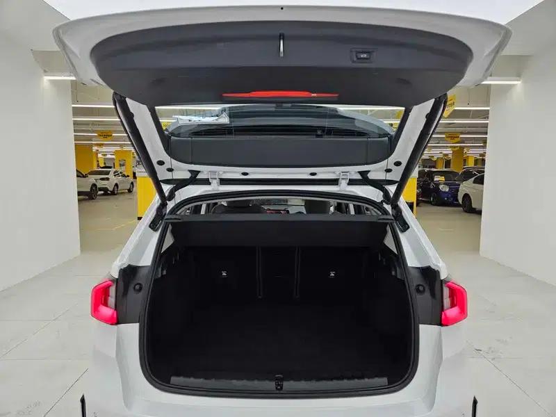 BMW iX1 2025 eDrive25L X Design Package — миниатюра 13