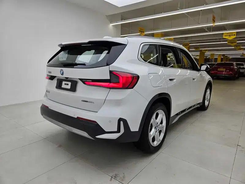 BMW iX1 2025 eDrive25L X Design Package — миниатюра 6