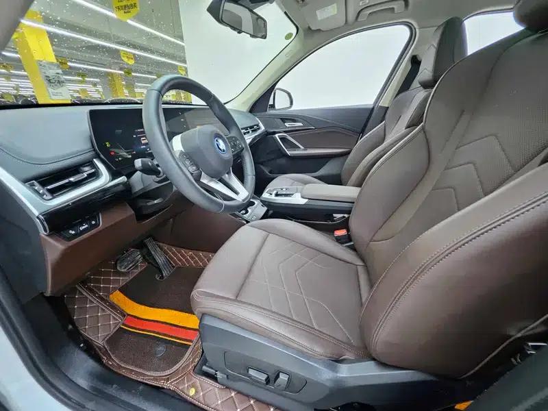 BMW iX1 2025 eDrive25L X Design Package — миниатюра 10