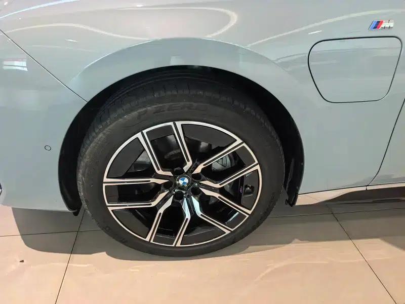 BMW i7 2023 eDrive50L Leading M Sport Package — миниатюра 3