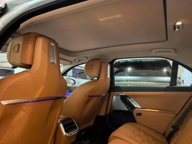 BMW i7 2023 eDrive50L Leading M Sport Package — миниатюра 6