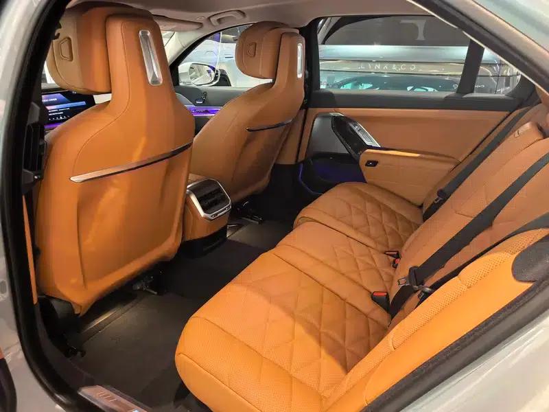 BMW i7 2023 eDrive50L Leading M Sport Package — миниатюра 8