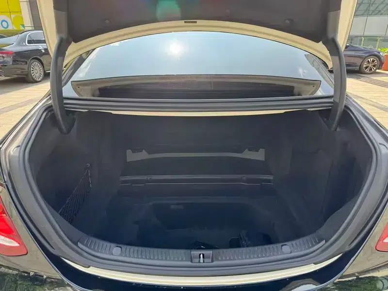 2019 Mercedes-Benz E-Class E 300 L Luxury — миниатюра 32