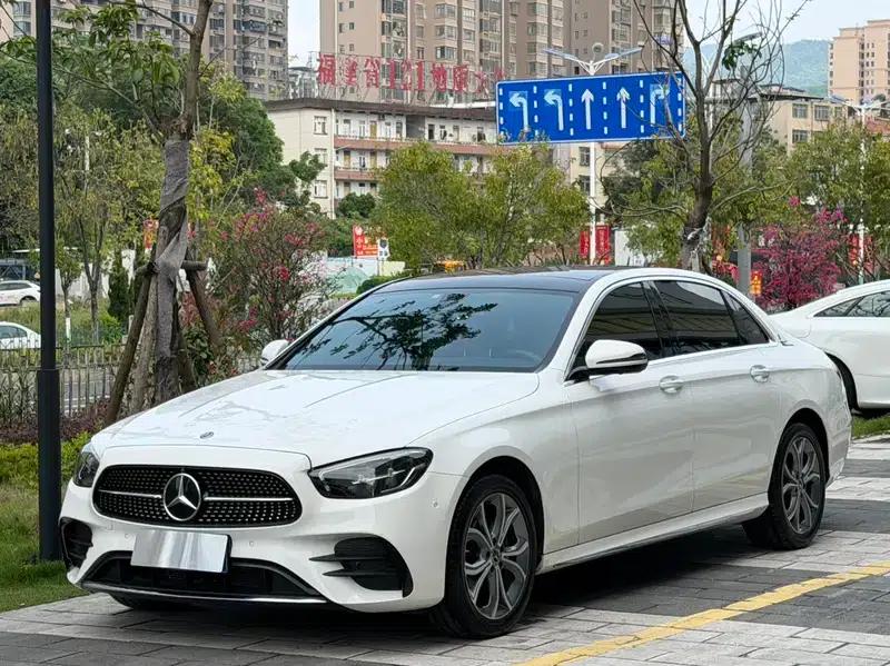 Mercedes-Benz E-Class 2021 E 300 L Fashion Sport Sedan — миниатюра 1