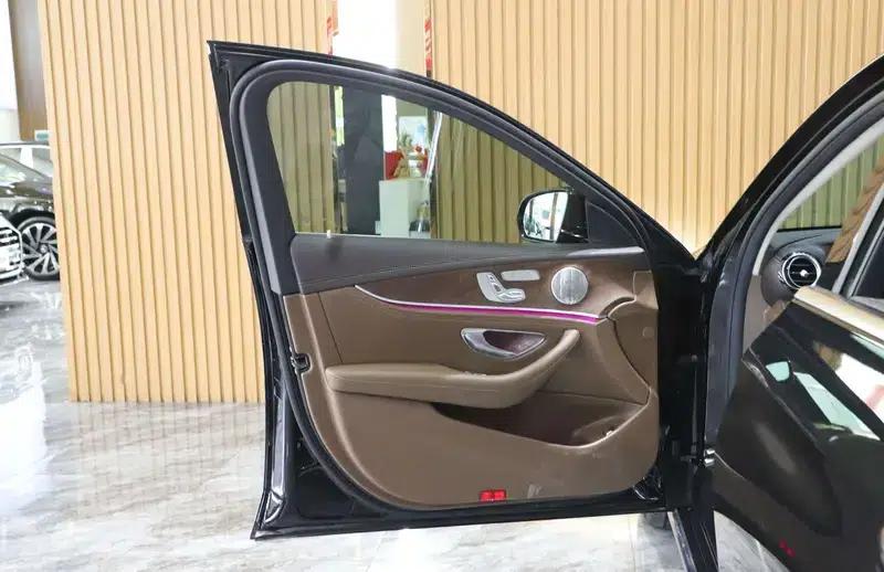 2023 Mercedes-Benz E-Class E 300 L Luxury Sedan — миниатюра 19