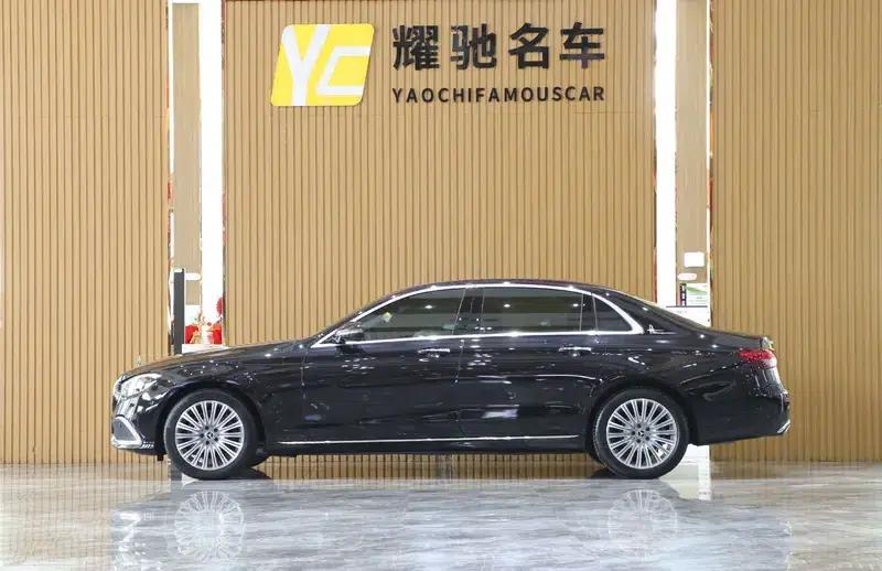 2023 Mercedes-Benz E-Class E 300 L Luxury Sedan — миниатюра 3