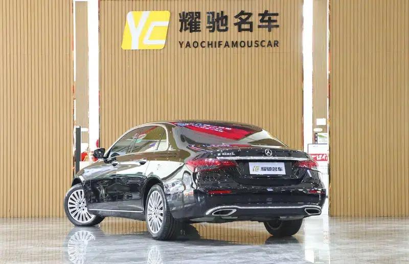 2023 Mercedes-Benz E-Class E 300 L Luxury Sedan — миниатюра 4