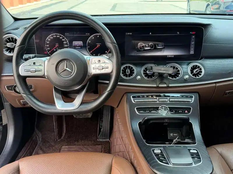 Mercedes-Benz E-Class 2019 E 300 L Fashion Edition — миниатюра 7