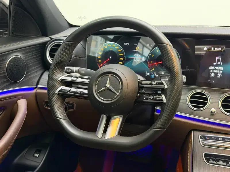 Mercedes-Benz E-Class 2022 Facelift E 300 L Fashion Sport Sedan — миниатюра 16