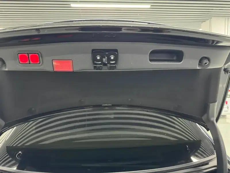 Mercedes-Benz E-Class 2020 Facelift E 300 L Fashion Model — миниатюра 7